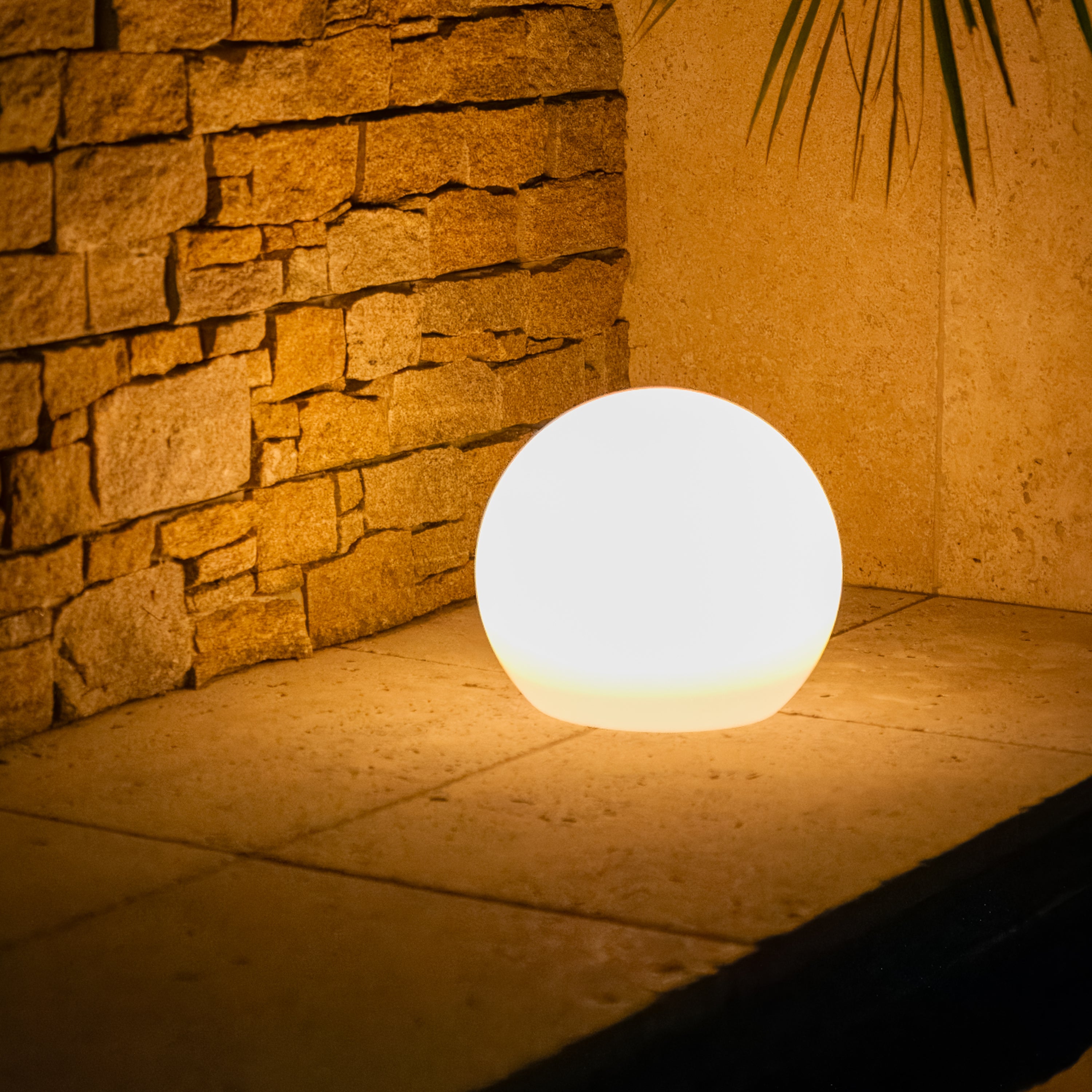 Colour changing deals solar globe lights