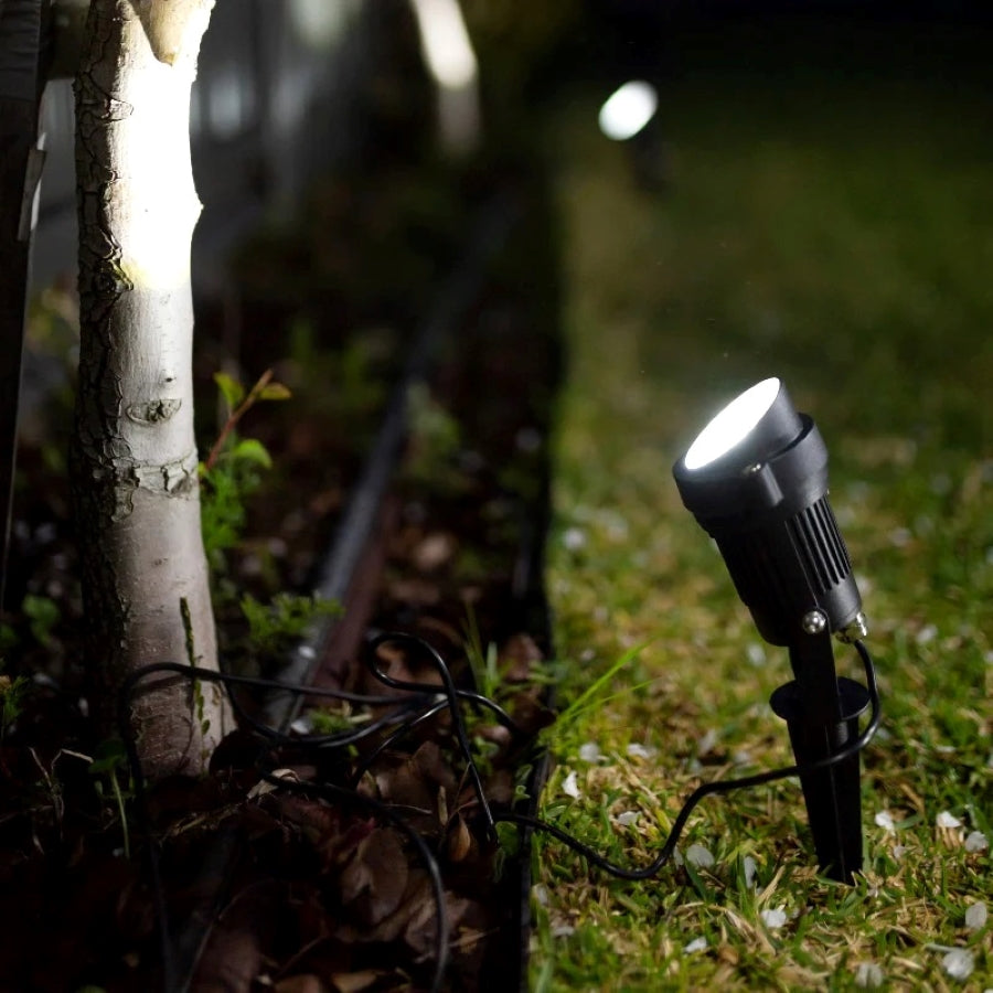 Outdoor solar deals spotlights for trees